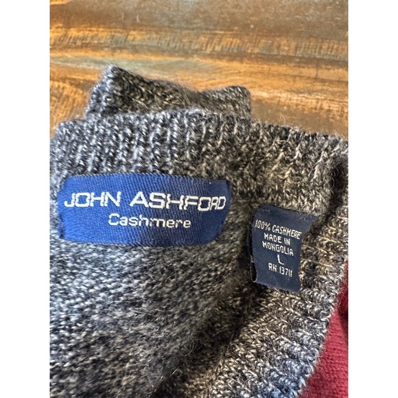 Cashmere Crafters Lot of 7 Flawed Sweaters 3 Pounds for Crafting & Art - Picture 4 of 10